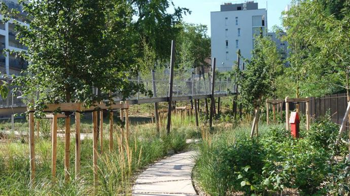 11.Catégorie « maîtres d’ouvrage publics, aménagements de quartiers », médaille d’or, Villeurbanne (69), parc Jacob-Hugentobler. ©Atelier-Sites